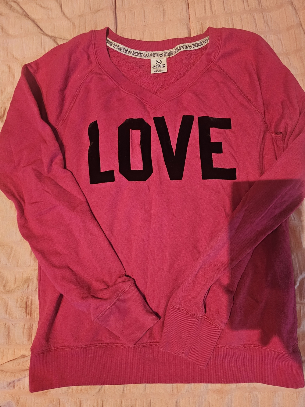 PINK Victoria's Secret Bright Pink 'LOVE' Pullover Sweatshirt